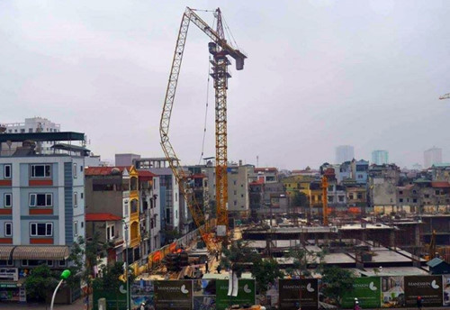 Sập cẩu tháp tại công trình nhà cao tầng - Hình 1