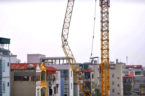 Sập cẩu tháp tại công trình nhà cao tầng - Hình 2