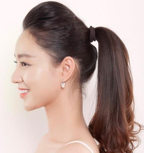 Tạo kiểu tóc cho cô nàng trán ngắn - Hình 1
