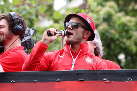 2 giờ sáng, Jack Wilshere vẫn lang thang chơi bời với bạn gái - Hình 6