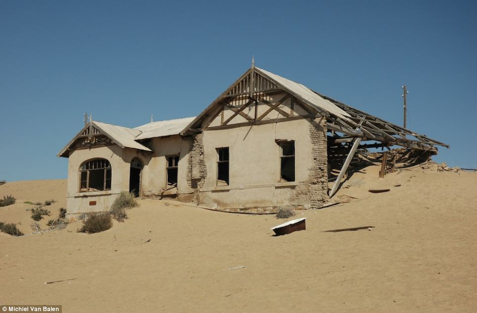 Bê nguyên thị trấn ma từ Namibia về Úc - Hình 8
