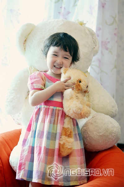 Cận mặt vẻ đẹp thiên thần của con gái nhà Hoa hậu Việt - Hình 17