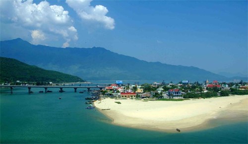 Du lịch Hà Nội chia sẻ khó khăn với miền Trung - Hình 1