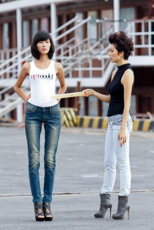 Hai người mẫu cò hương lột xác sau khi tăng cân - Hình 1