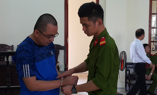Lừa gọi chủ nợ quay lại để đâm chết - Hình 1