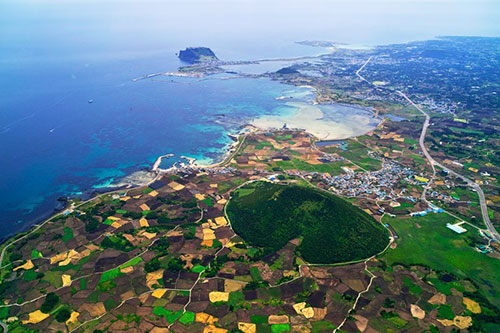 Ngắm vẻ đẹp ngoạn mục ở đảo Jeju, Hàn Quốc - Hình 1