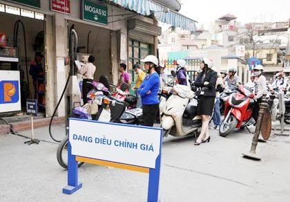 Xăng tăng 640 đồng/lít từ 15h chiều nay - Hình 1