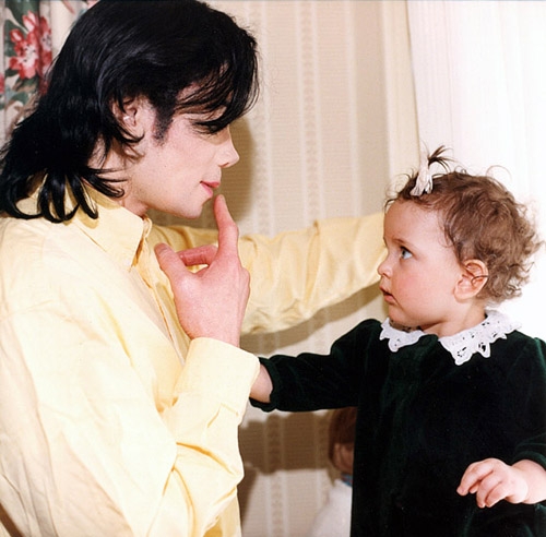 From a good girl, Michael Jackson's daughter transformed into a rebel - Picture 1