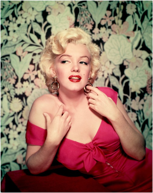 Vẻ đẹp khó quên của biểu tượng gợi cảm Marilyn Monroe
