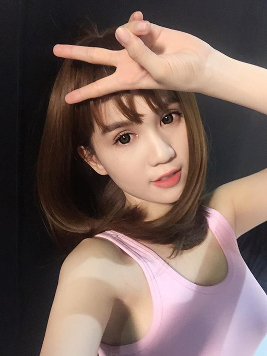 Loạt ảnh chứng minh không cần V-line, Ngọc Trinh để tóc nào cũng đẹp - Hình 2