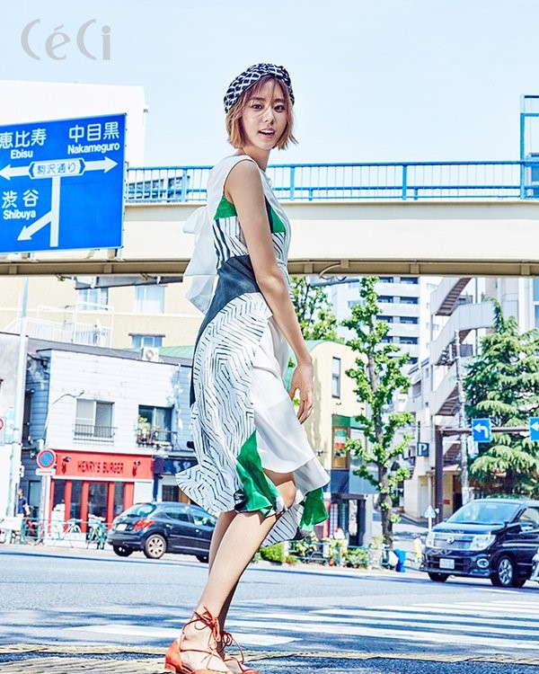 Mùa hè đậm chất boho của UEE - Hình 3