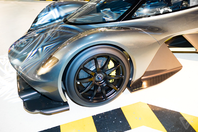 Aston Martin sản xuất siêu xe F1 đường phố giá 4 triệu USD - Hình 7