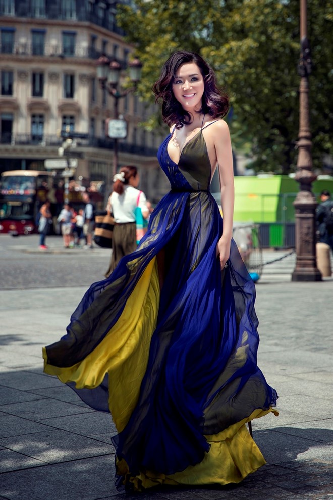 Giáng My gợi cảm dự Tuần lễ thời trang Paris - Hình 1