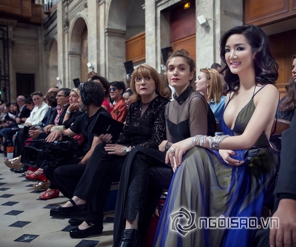 Hoa hậu Giáng My khoe vòng một căng tròn mướt mắt trên phố Paris - Hình 10