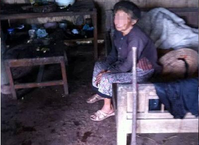 Mẹ ơi mẹ mở mắt ra đi, Tí đói rồi mẹ cho Tí ti nhé, mẹ mở mắt ra đi mẹ ơi! - Hình 1