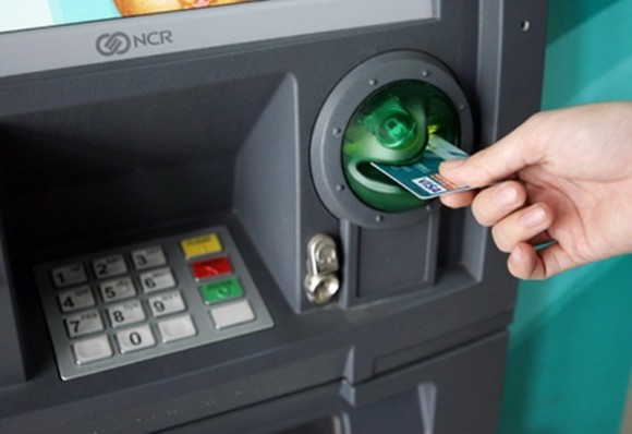 Nâng hạn mức rút tiền ATM tối đa lên 3 triệu đồng/lượt - Hình 1