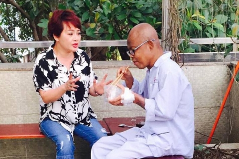 Sức khỏe nghệ sĩ Hán Văn Tình có nhiều chuyển biến tốt - Hình 1