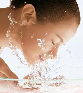 Trị mụn trứng cá vào mùa thi - Hình 1