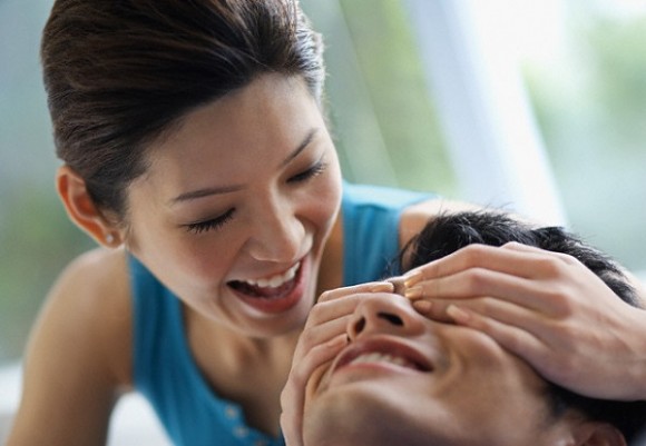 Tuyệt chiêu giữ lửa cho vợ chồng bận rộn - Hình 1
