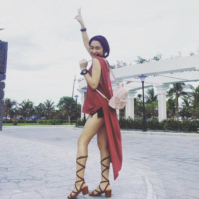 Hòa Minzy ngày càng bạo dạn với hình ảnh mát mẻ - Hình 27