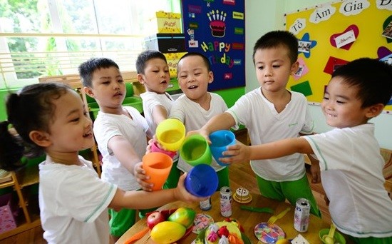 Lương thấp khiến giáo viên không mặn mà với công việc - Hình 1