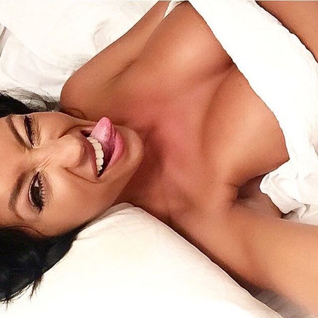 Nàng WAGs thích khoe ngực gia nhập Ligue 1 - Hình 2