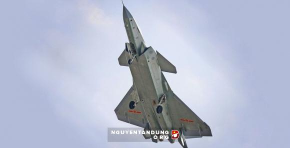 Trung Quốc triển khai tiêm kích J-20 ở tỉnh giáp biên giới Việt Nam - Hình 1