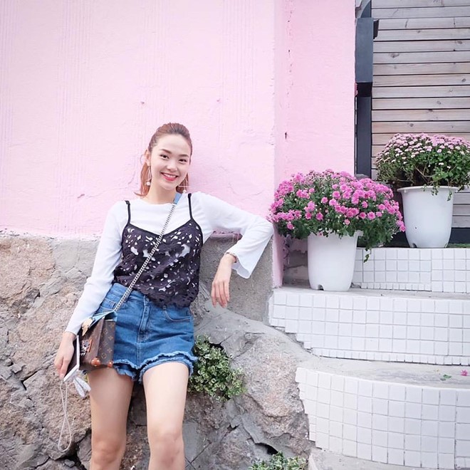 Cách Mặc Áo 2 Dây Kín Đáo Của Minh Hằng - Thời Trang - Việt Giải Trí