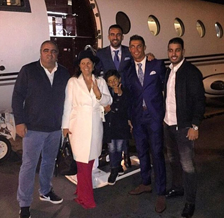 Gặp người đàn ông không thể thiếu trong đời Cristiano Ronaldo - Hình 7