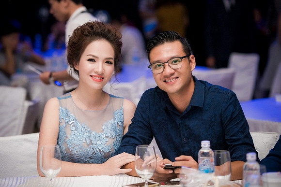 Vợ chồng Đan Lê - Khải Anh diễn chuyện ngôn tình trước ống kính - Hình 13