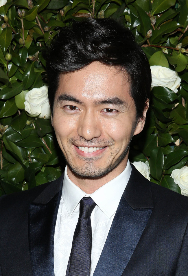 Vừa được xử trắng án cưỡng dâm, tài tử Lee Jin Wook bị bắt gặp du lịch tại Nha Trang - Hình 5