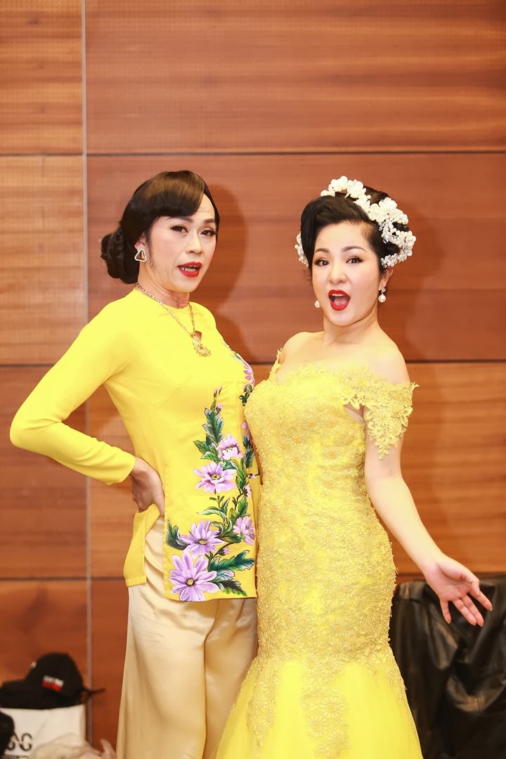 Hoài Linh giả gái đẹp vượt mặt cả Thúy Nga trong Xuân phát tài 7 - Hình 3
