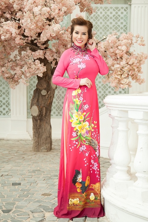 Kim Hồng mặc áo dài 3,5 m trong bộ ảnh chào năm mới - Hình 5