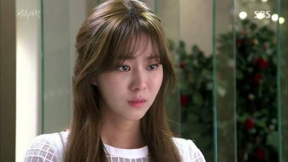 &'Xin lỗi, anh chỉ cài được áo ngực cho em thôi, còn váy cô dâu, em phải tìm người khác' - Hình 2