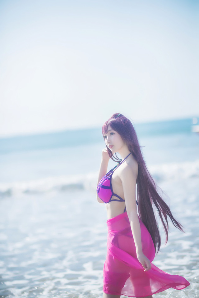 Cosplay Fate/Grand Order cực dịu dàng và nữ tính ngoài bãi biển - Hình 2