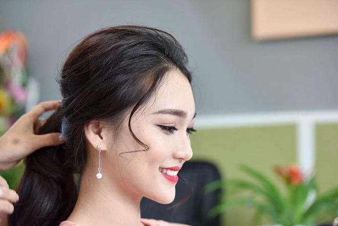 Dàn người đẹp mới tinh, tưởng không hot mà hot không tưởng của HHHV Việt Nam 2017 - Hình 13