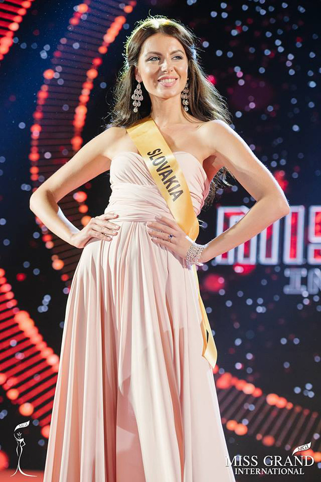 Đây là nhan sắc 10 Hoa hậu đang được yêu thích hơn Huyền My tại Miss Grand International 2017 - Hình 20