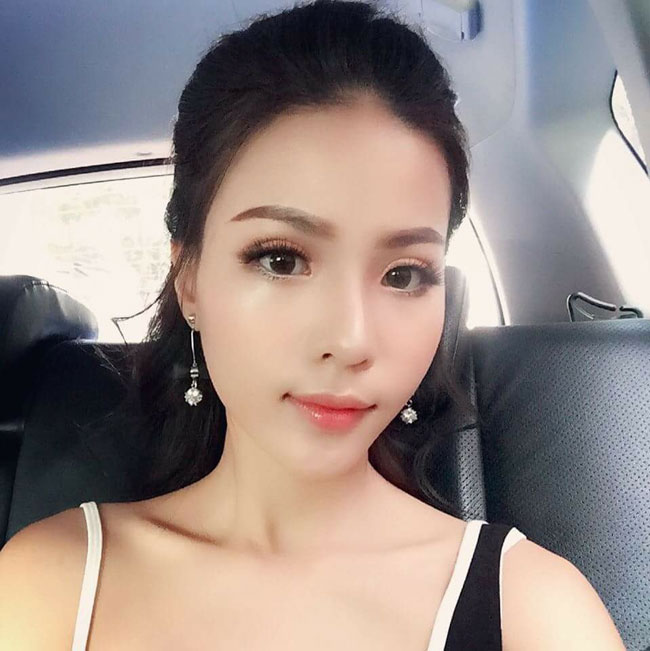 Ngắm nữ thợ xăm cực xinh đẹp và khiêu gợi - Hình 15