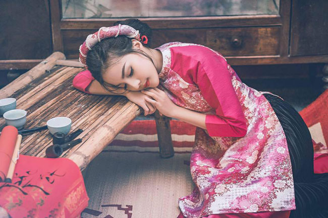 Ngắm nữ thợ xăm cực xinh đẹp và khiêu gợi - Hình 10