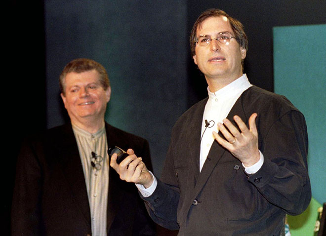 Xúc động trước bộ ảnh Steve Jobs hồi sinh Apple - Hình 1
