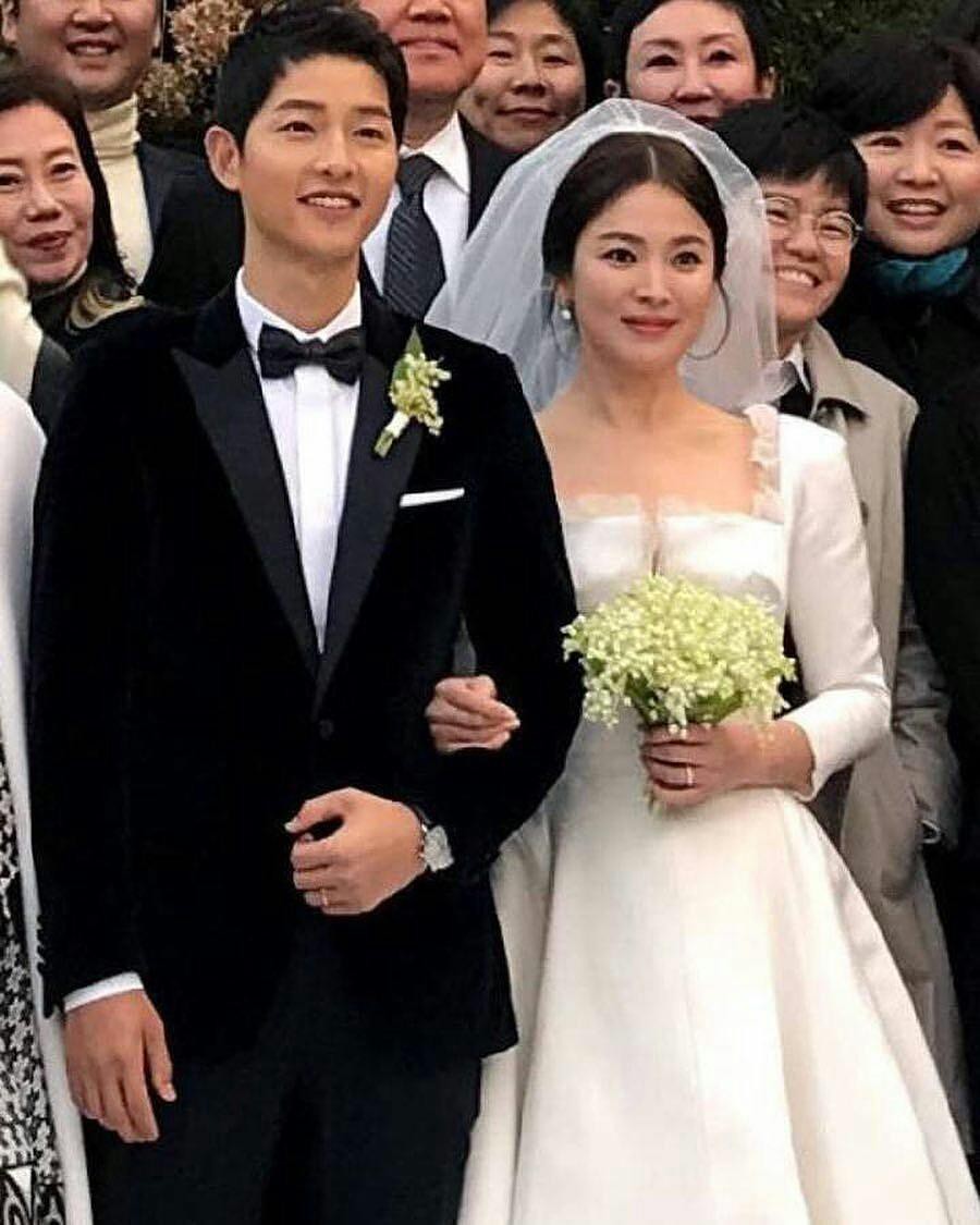 Đóa hoa cưới gần chục triệu của Song Hye Kyo  tại sao lại đắt thế