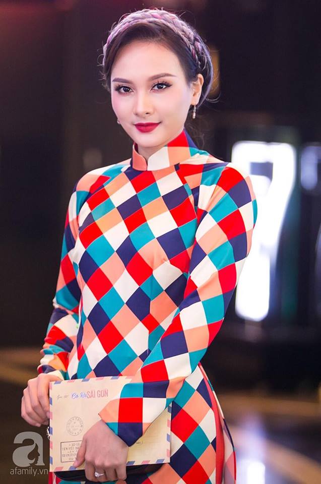 Sao Việt 24h: Thùy Dung, Đỗ Mỹ Linh lộng lẫy váy dạ hội ở xứ người - Hình 10