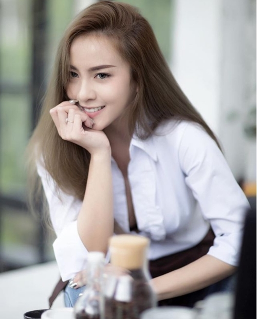 Tuyệt chiêu đánh cắp trái tim chỉ bằng sơ mi trắng lả lơi của gái Thái - Hình 1