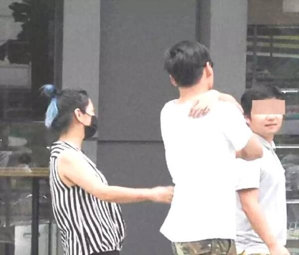 Dùng hệ thống định vị, nữ ca sĩ bị chồng bắt quả tang ngoại tình tại khách sạn - Hình 2