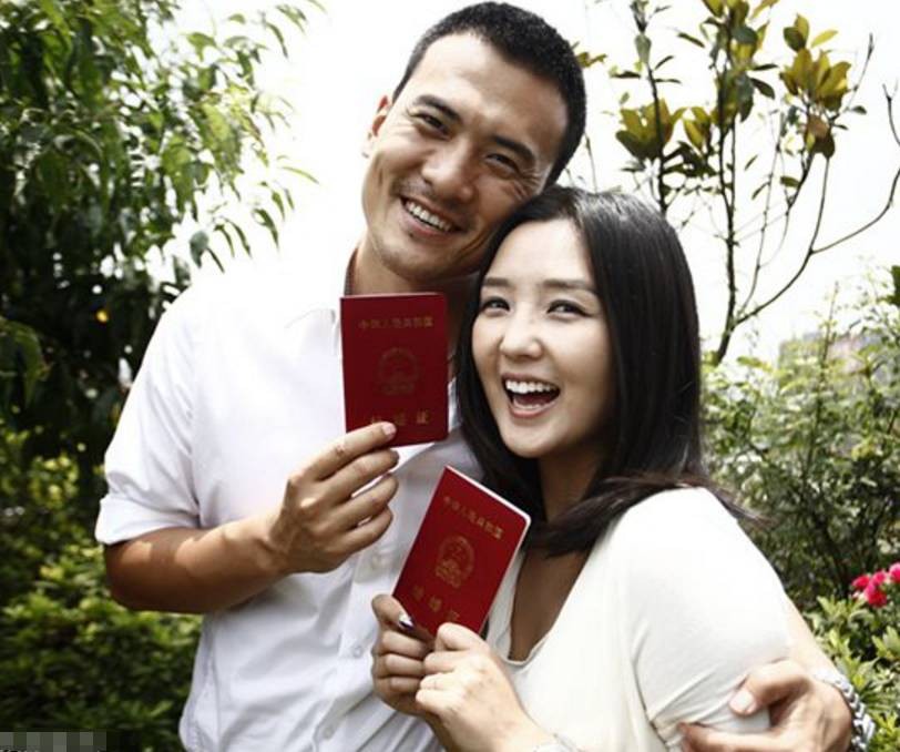 Dùng hệ thống định vị, nữ ca sĩ bị chồng bắt quả tang ngoại tình tại khách sạn - Hình 7
