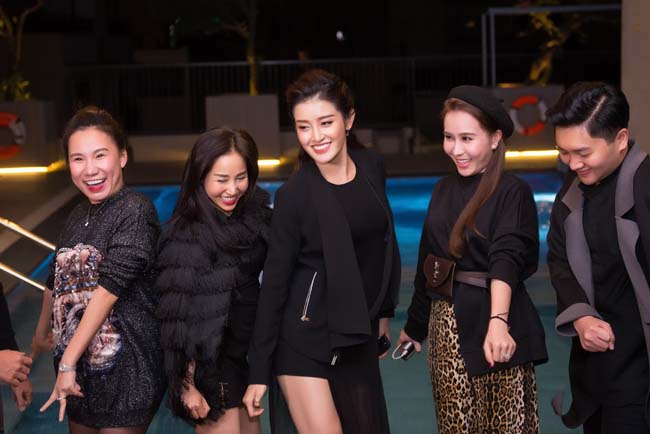 Mẹ Á hậu Huyền My xinh như gái 18 trong sinh nhật của con - Hình 8