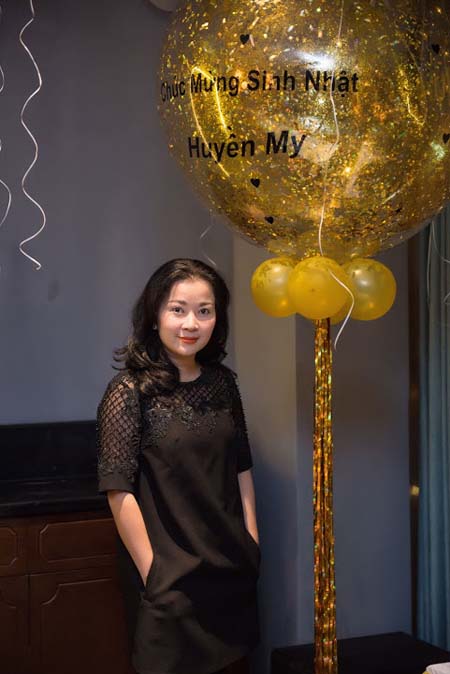 Mẹ Á hậu Huyền My xinh như gái 18 trong sinh nhật của con - Hình 3