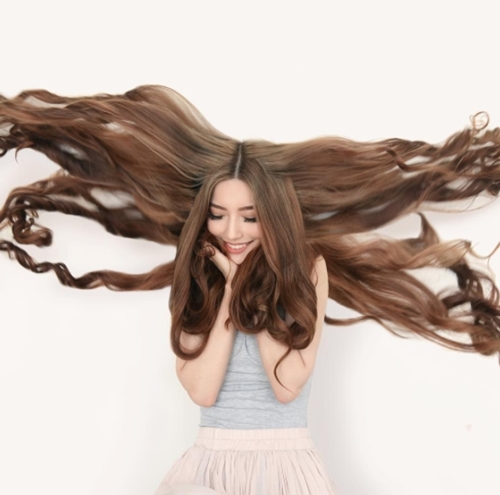 Ngây ngất với các nàng công chúa tóc mây xinh như mộng đời thực - Hình 10