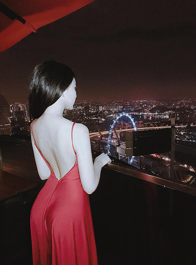Vào đại học, cô em út họ Hồ ngày càng gợi cảm đến khó rời mắt - Hình 20