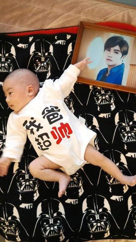 Mặc kệ showbiz đầy kẻ ngoại tình, các sao này luôn chung thủy với thanh mai trúc mã của mình - Hình 15